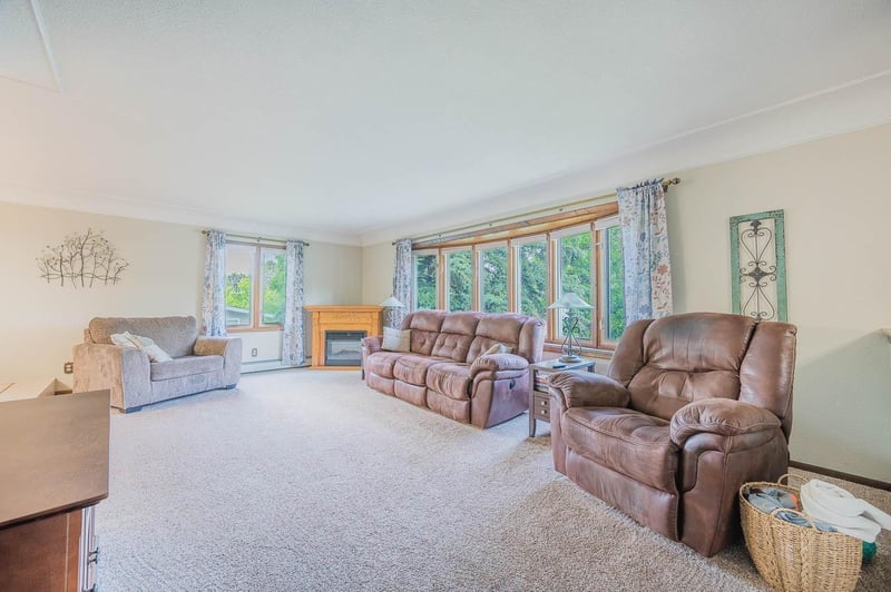 434 Coventry Rd, Hoyt Lakes, MN 55750