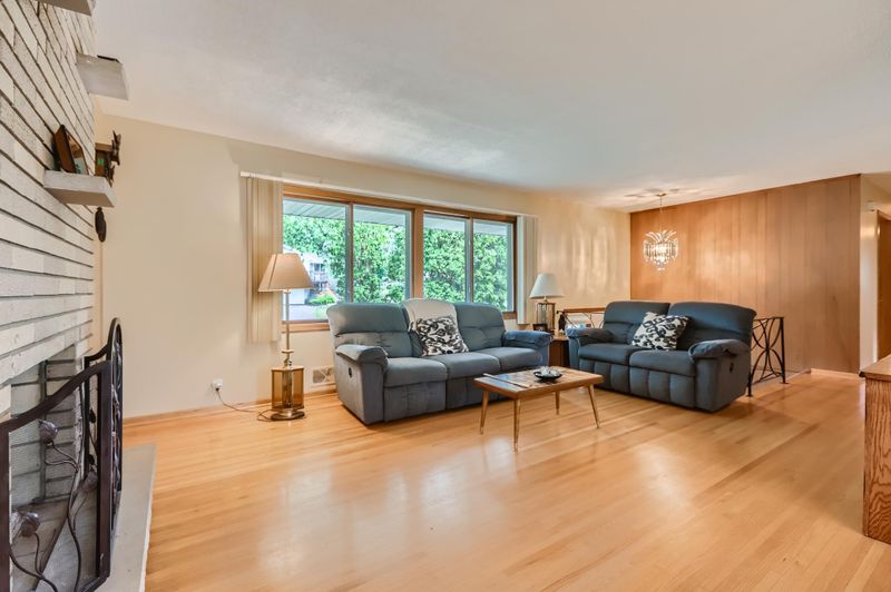 2694 Roth Pl, White Bear Lake, MN 55110