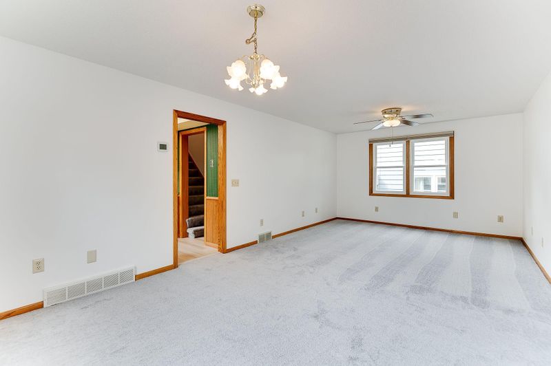 353 E Main St, Waconia, MN 55387