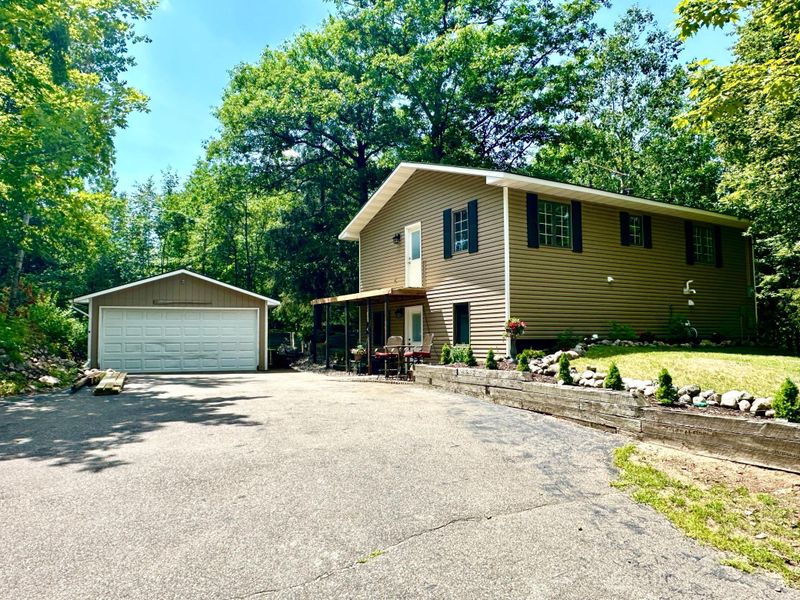 38203 Maple Valley Ln, Cohasset, MN 55721