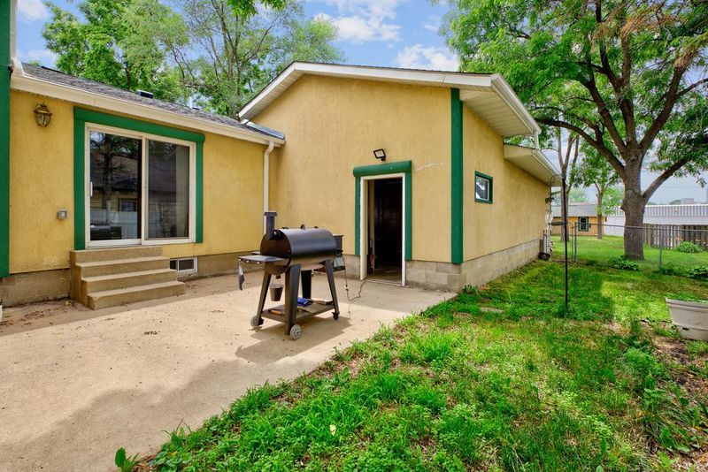 44 Prairie Ave SW, Faribault, MN 55021