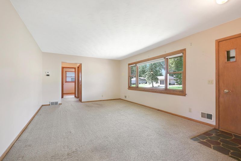 7236 Oliver Ave N, Brooklyn Center, MN 55430