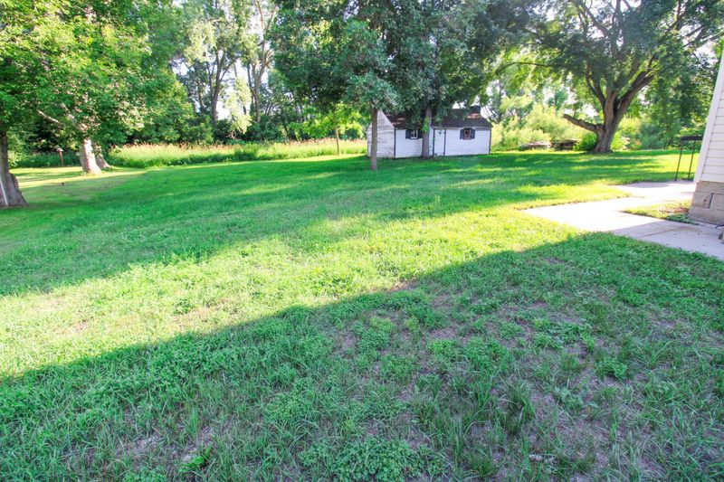 604 2nd St SE, Melrose, MN 56352