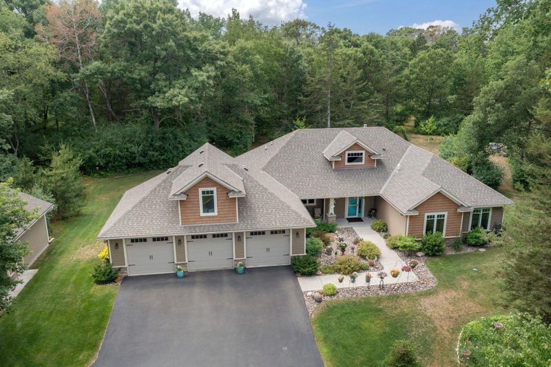 34494 Lanesboro Ct, North Branch, MN 55056