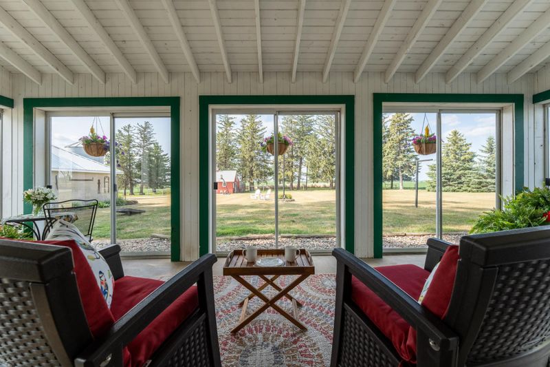5163 480th St, Kenyon, MN 55946