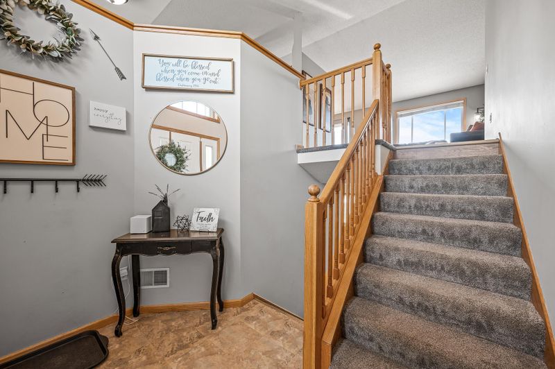21555 Ash Ct, Rogers, MN 55374