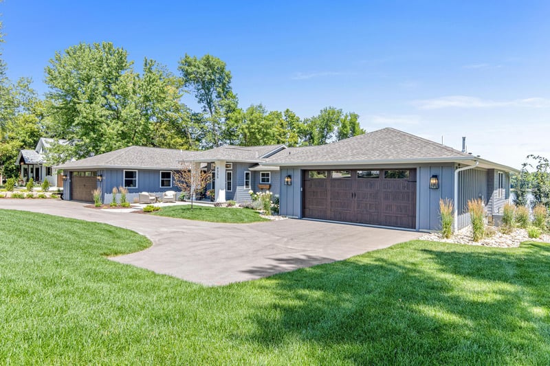 9355 Pierson Lake Dr, Chaska, MN 55318