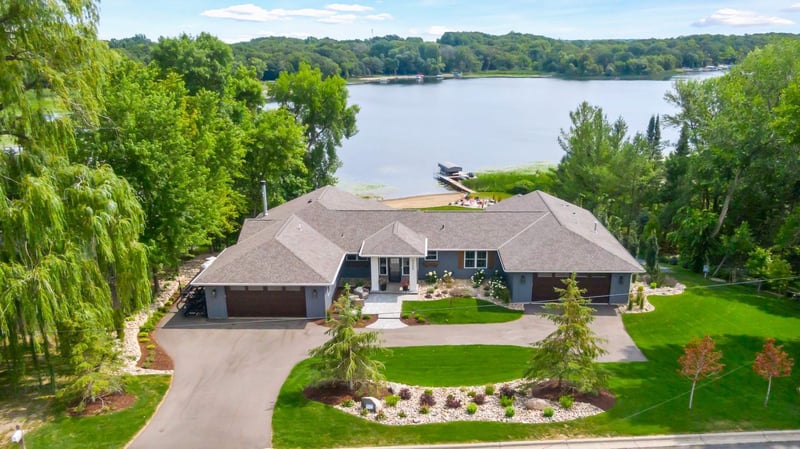 9355 Pierson Lake Dr, Chaska, MN 55318
