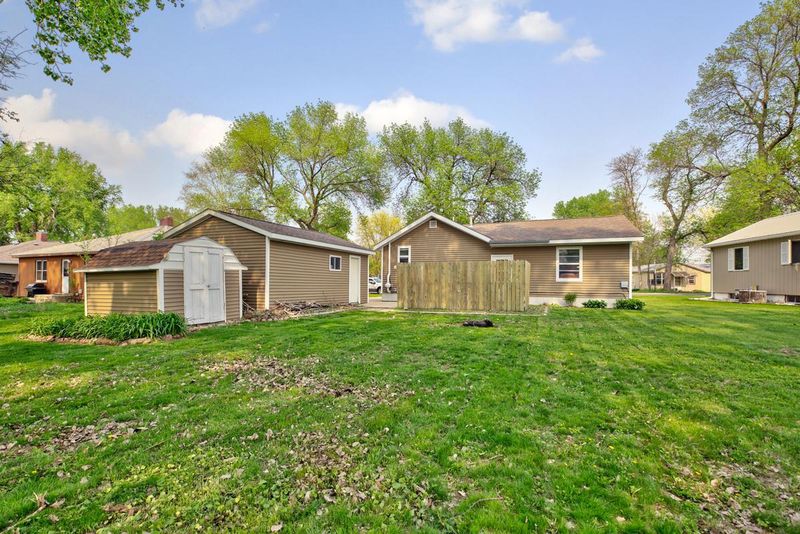47 Cottage St, Fairmont, MN 56031