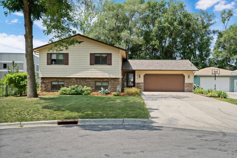 1015 10th Ave, Newport, MN 55055