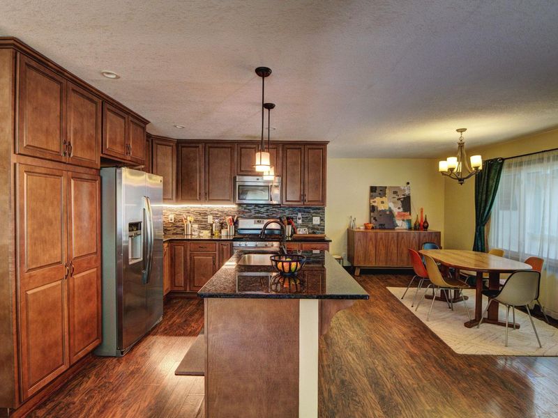 2415 Doswell Ave, Saint Paul, MN 55108