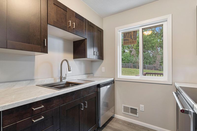 4064 Magnetite Point, Eagan, MN 55122