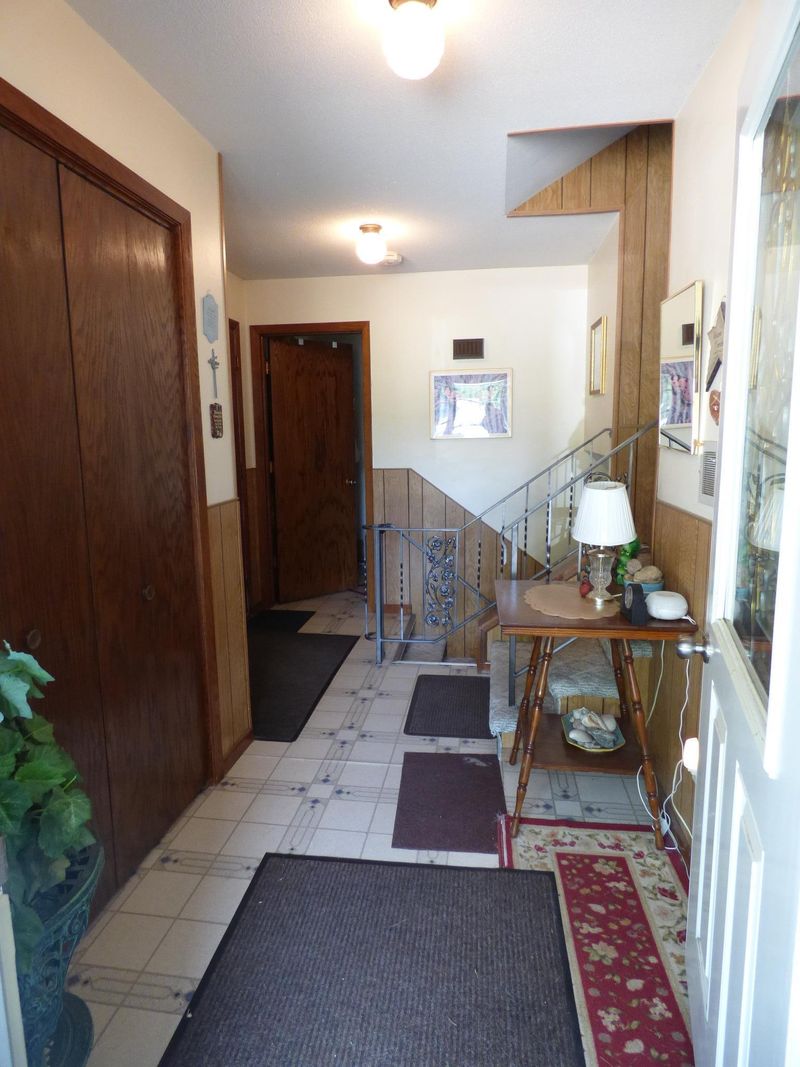 705 8th St N, Mountain Lake, MN 56159