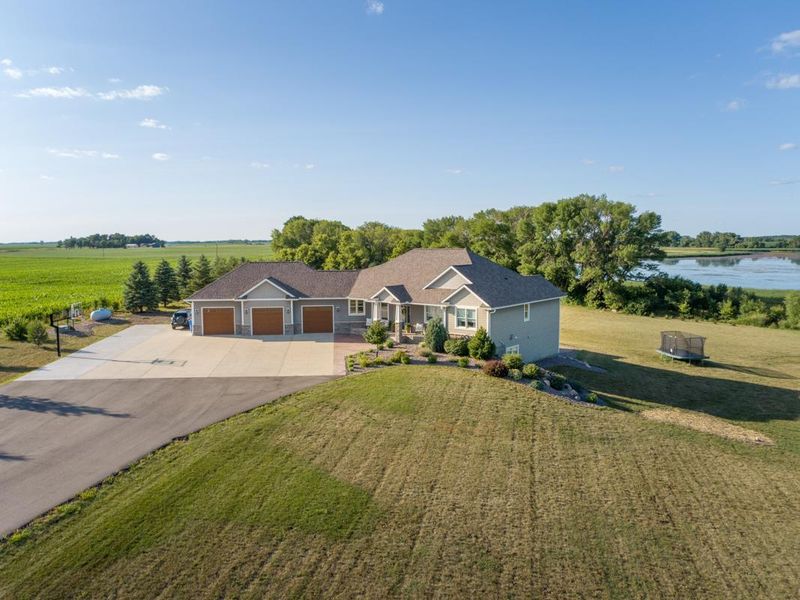 61704 215th St, Eagle Lake, MN 56024