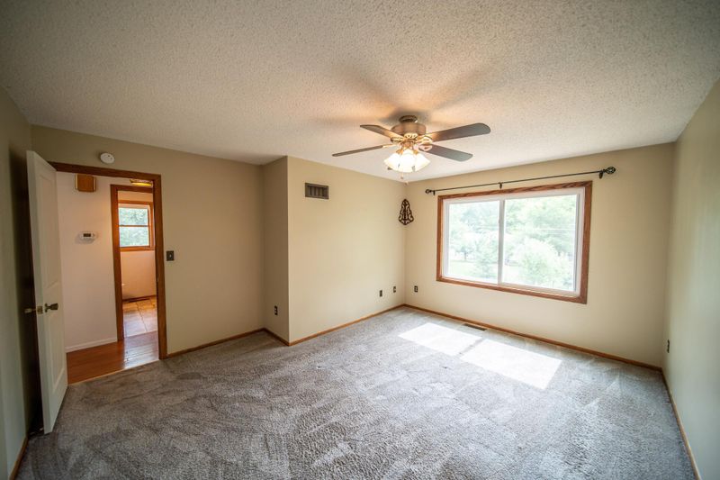 2447 Parkview Ln SE, Rochester, MN 55904