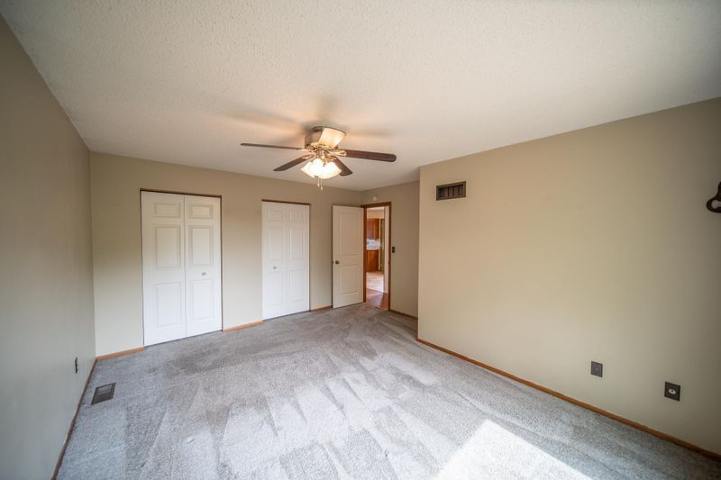 2447 Parkview Ln SE, Rochester, MN 55904