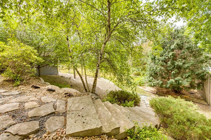 14425 Westridge Dr, Eden Prairie, MN 55347