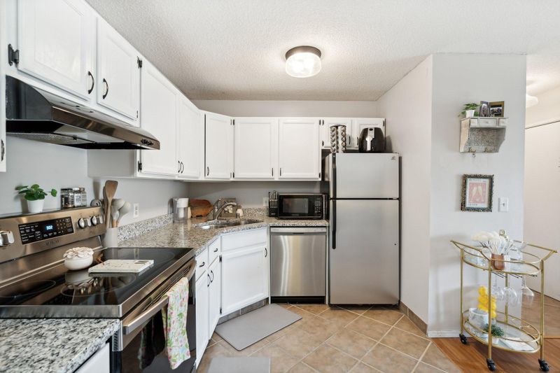 2170 Ridge Dr #38, Saint Louis Park, MN 55416