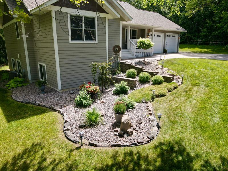7011 S Elkhorn Dr, Spicer, MN 56288