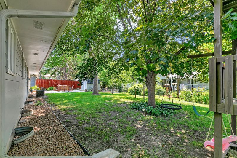 106 11th Ave NE, Hutchinson, MN 55350
