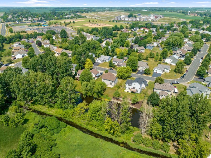 1379 Creekside Dr, Waconia, MN 55387