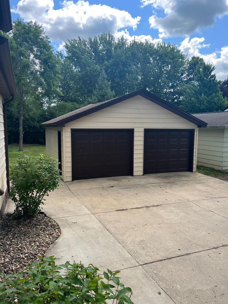 210 N Litchfield Ave, Litchfield, MN 55355