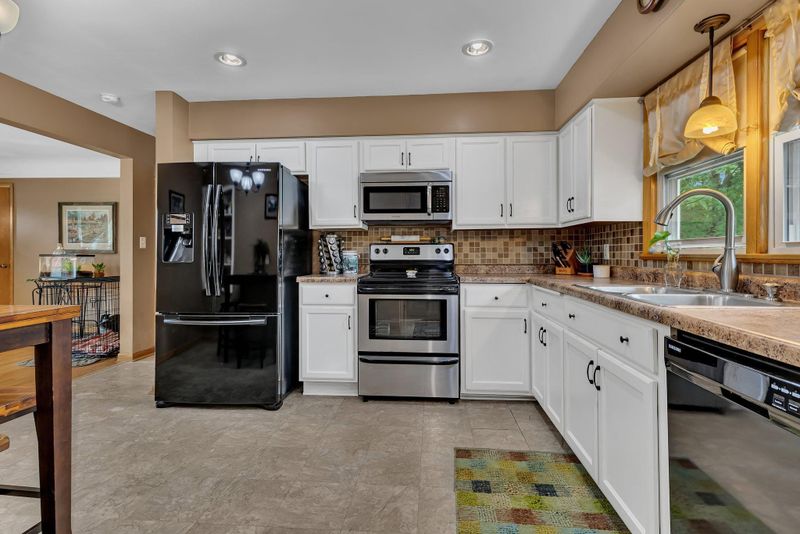 708 Koronis Ave, Paynesville, MN 56362