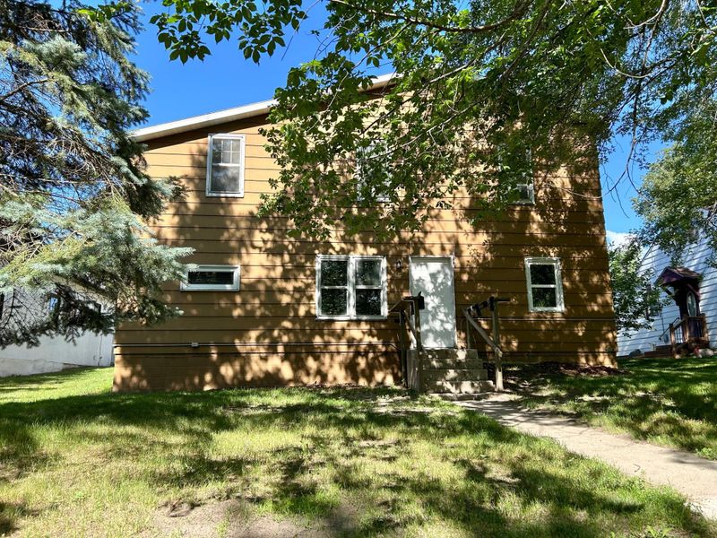 407 7th St NE, Staples, MN 56479