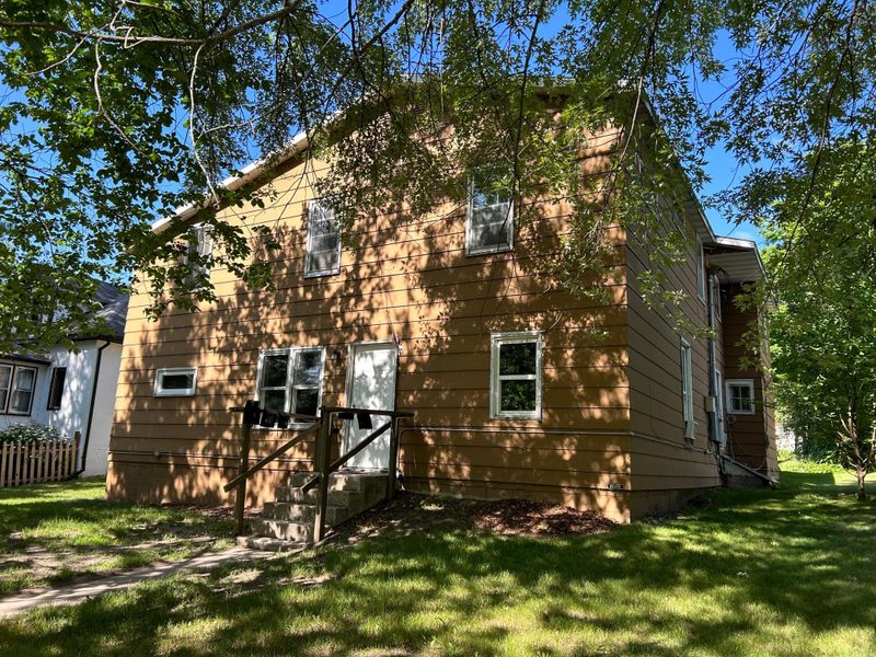407 7th St NE, Staples, MN 56479