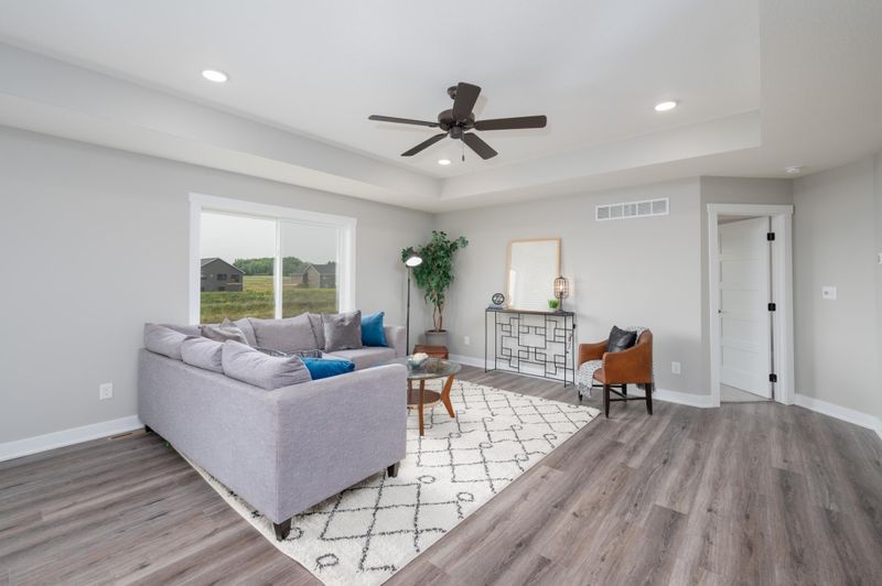 2101 Elk Run Dr SE, Pine Island, MN 55963