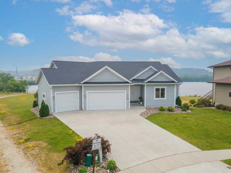 2912 Lake Vista Dr NW, Rochester, MN 55901