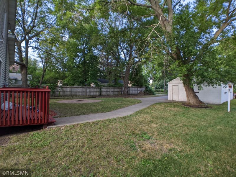 915 Kilian Blvd SE, Saint Cloud, MN 56304
