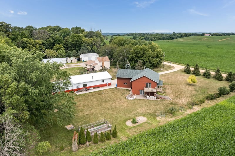 33799 470th St, Kasota, MN 56050