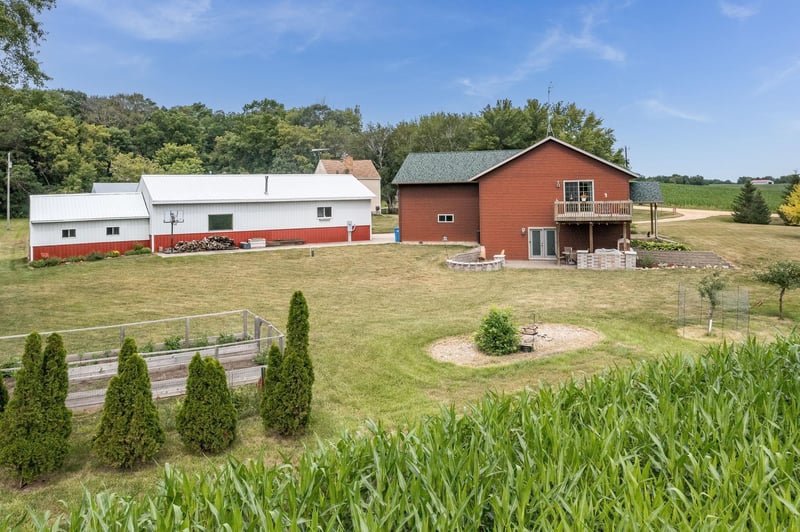 33799 470th St, Kasota, MN 56050