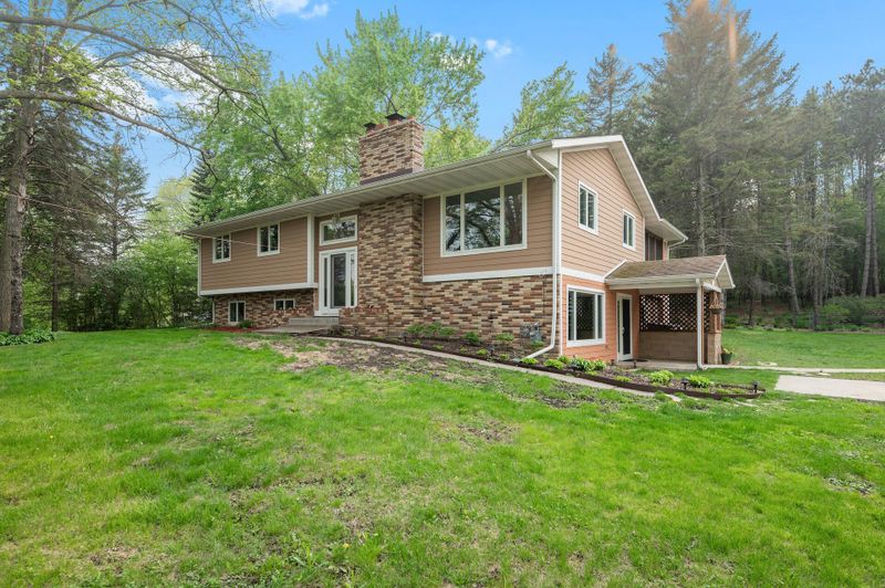 325 Co Rd 19, Mound, MN 55364