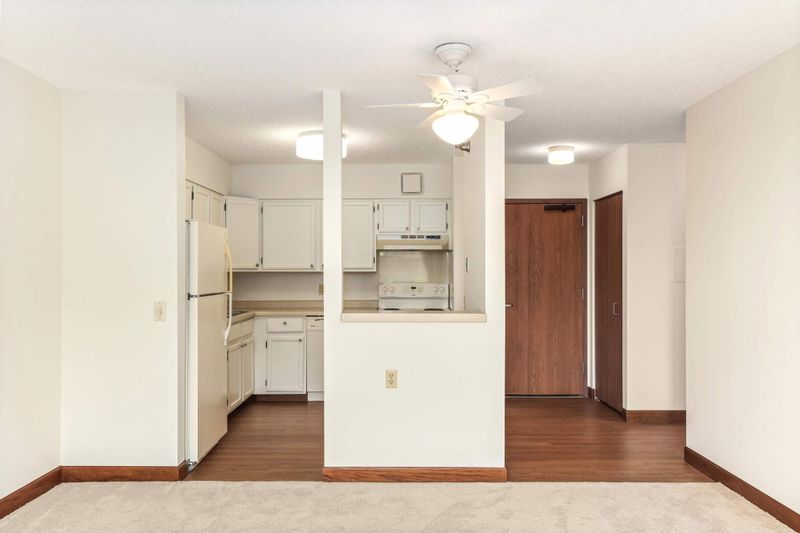 7600 Golden Valley Rd #503, Golden Valley, MN 55427