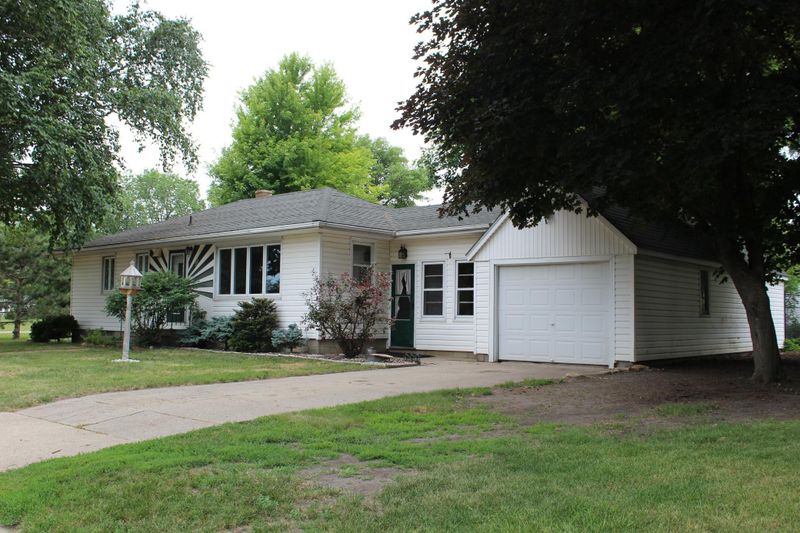 51 Birch St W, Trimont, MN 56176