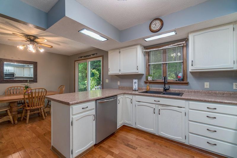 2211 9th St E, Menomonie, WI 54751