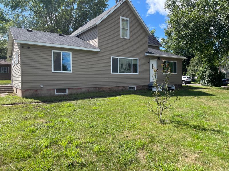 11 Grant Ave N, Sandstone, MN 55072