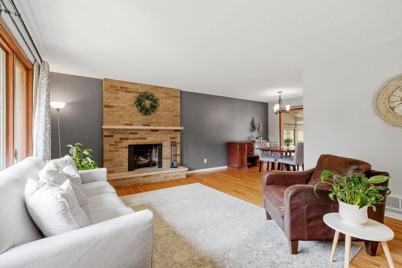 3495 Chatsworth St N, Shoreview, MN 55126