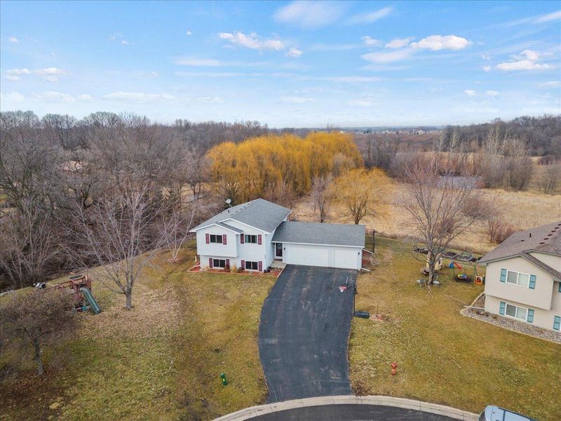 305 Hogan Cir, Montrose, MN 55363