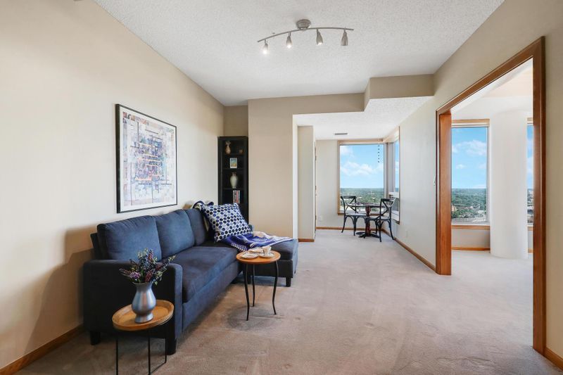 168 6th St E #4403, Saint Paul, MN 55101