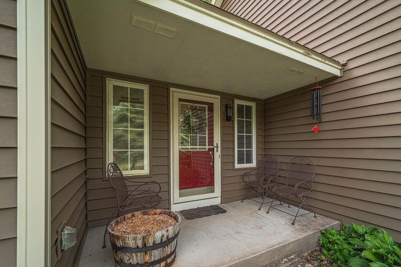 5890 Otter View Trl, White Bear Lake, MN 55110