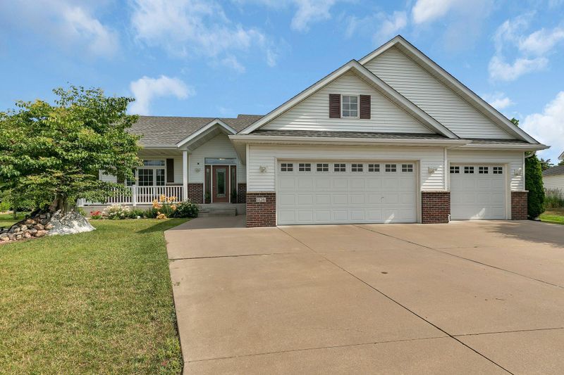 1126 Parkwood Loop, Saint Cloud, MN 56303