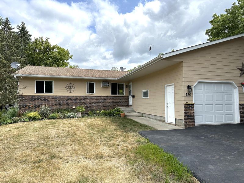 280 Candlestick Cir, Annandale, MN 55302