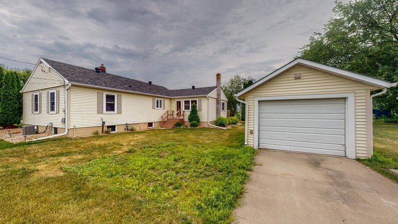 1229 5th Grant Blvd W, Wabasha, MN 55981