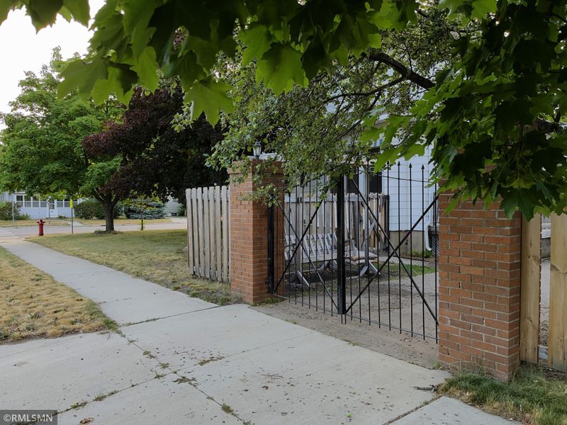 402 Wilson Ave NE, Saint Cloud, MN 56304