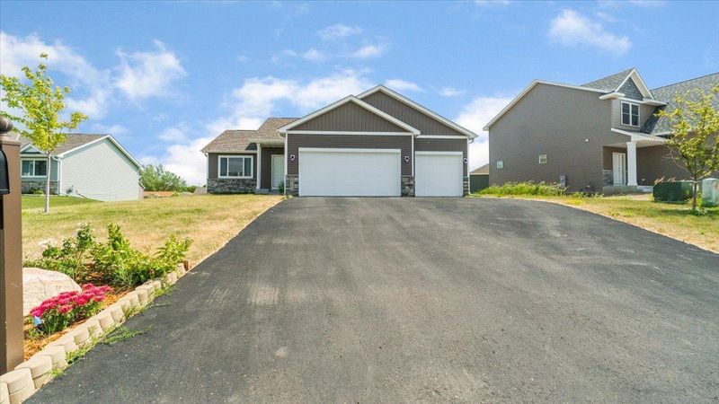 1702 Misty Cir, Buffalo, MN 55313