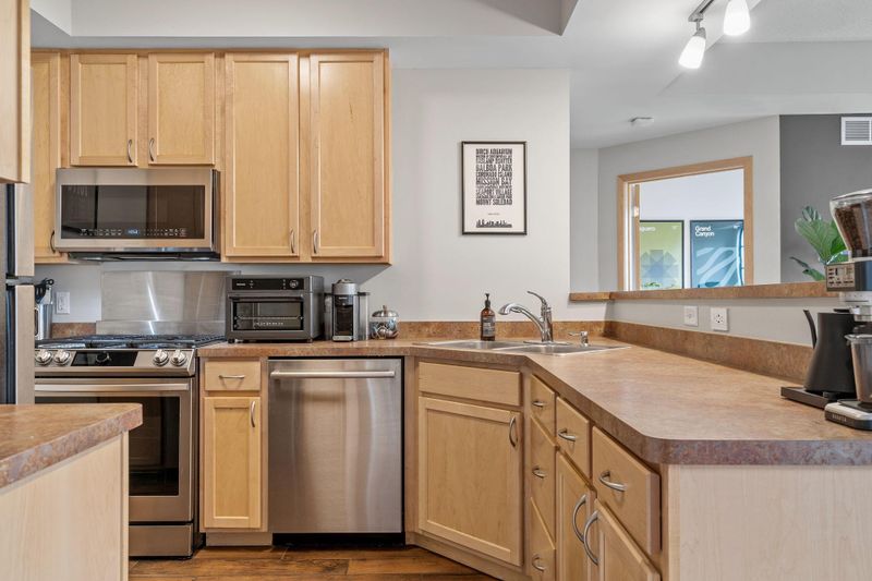 820 Emerald St #316, Saint Paul, MN 55114