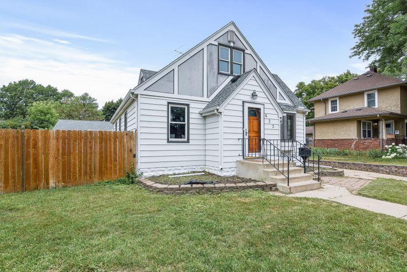 433 12th Ave N, South Saint Paul, MN 55075